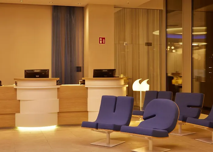 H2 Messe Szálloda 3*