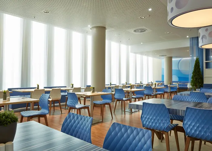 H2 Messe Szálloda 3*