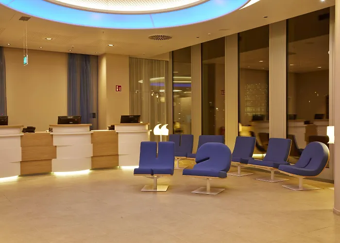 H2 Messe Hotel 3*