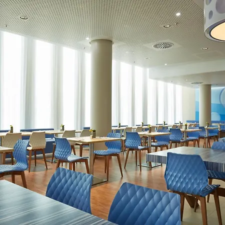 H2 Messe Hotel 3*